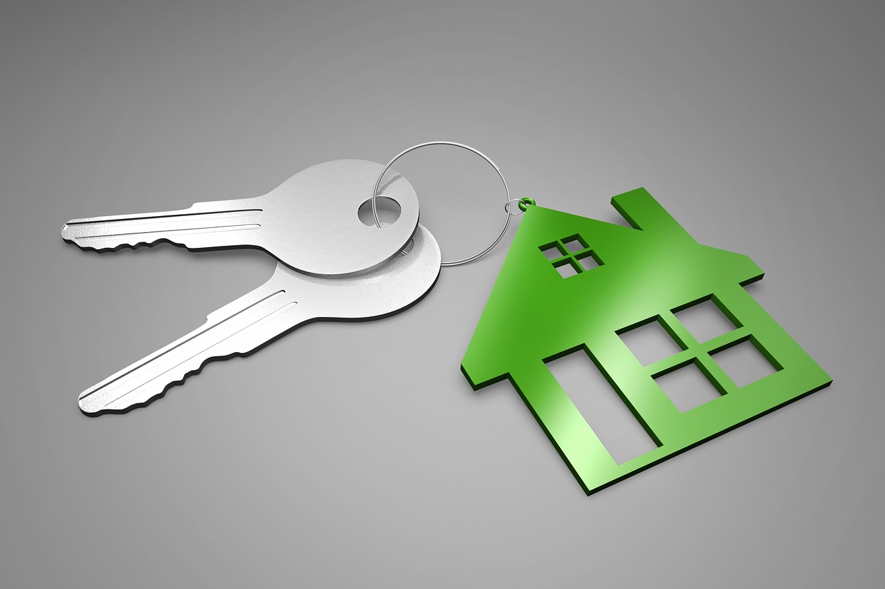 house with key keychain